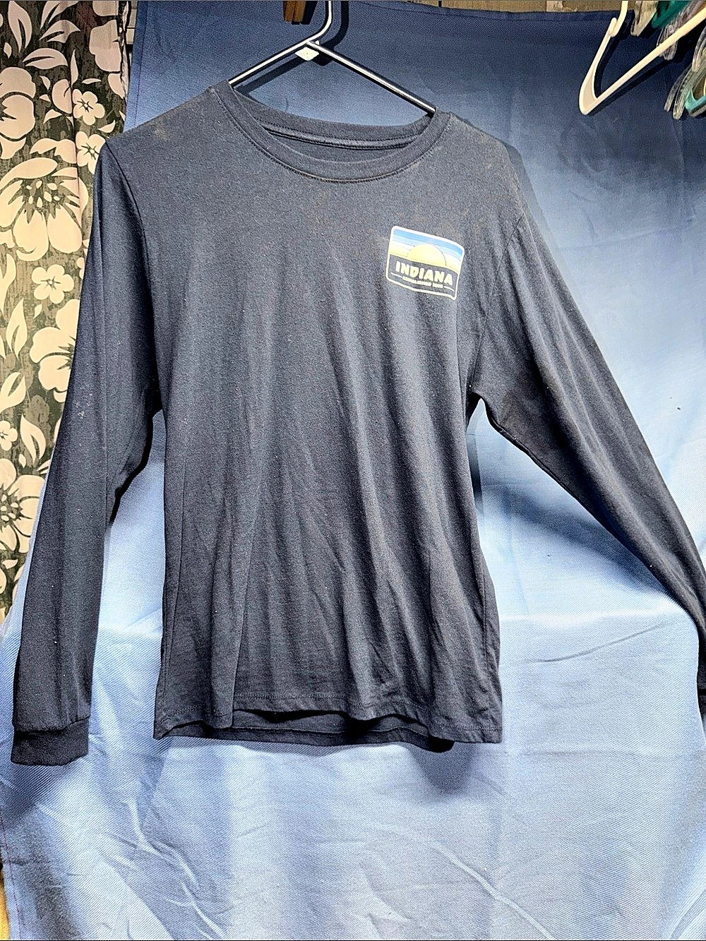 Home & Co Indiana Long Sleeve Graphic Tee Size Small